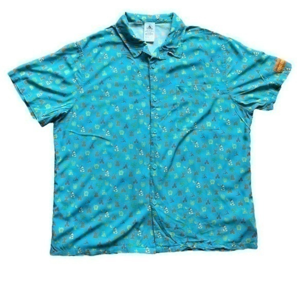 Disney Vacation Club Moonlight Magic Member only Button Down Shirt size Large.